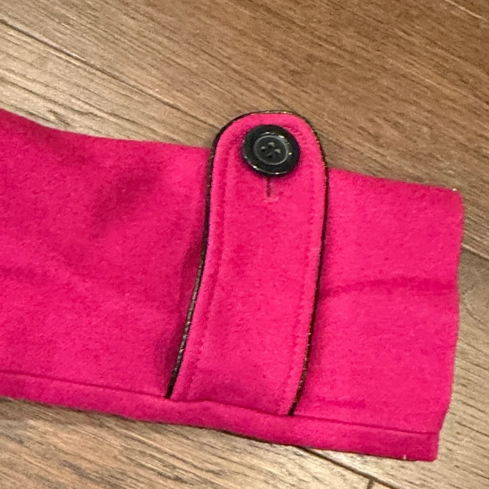 Black Rivet Fuchsia Hooded Toggle Coat Size Medium - C20-003